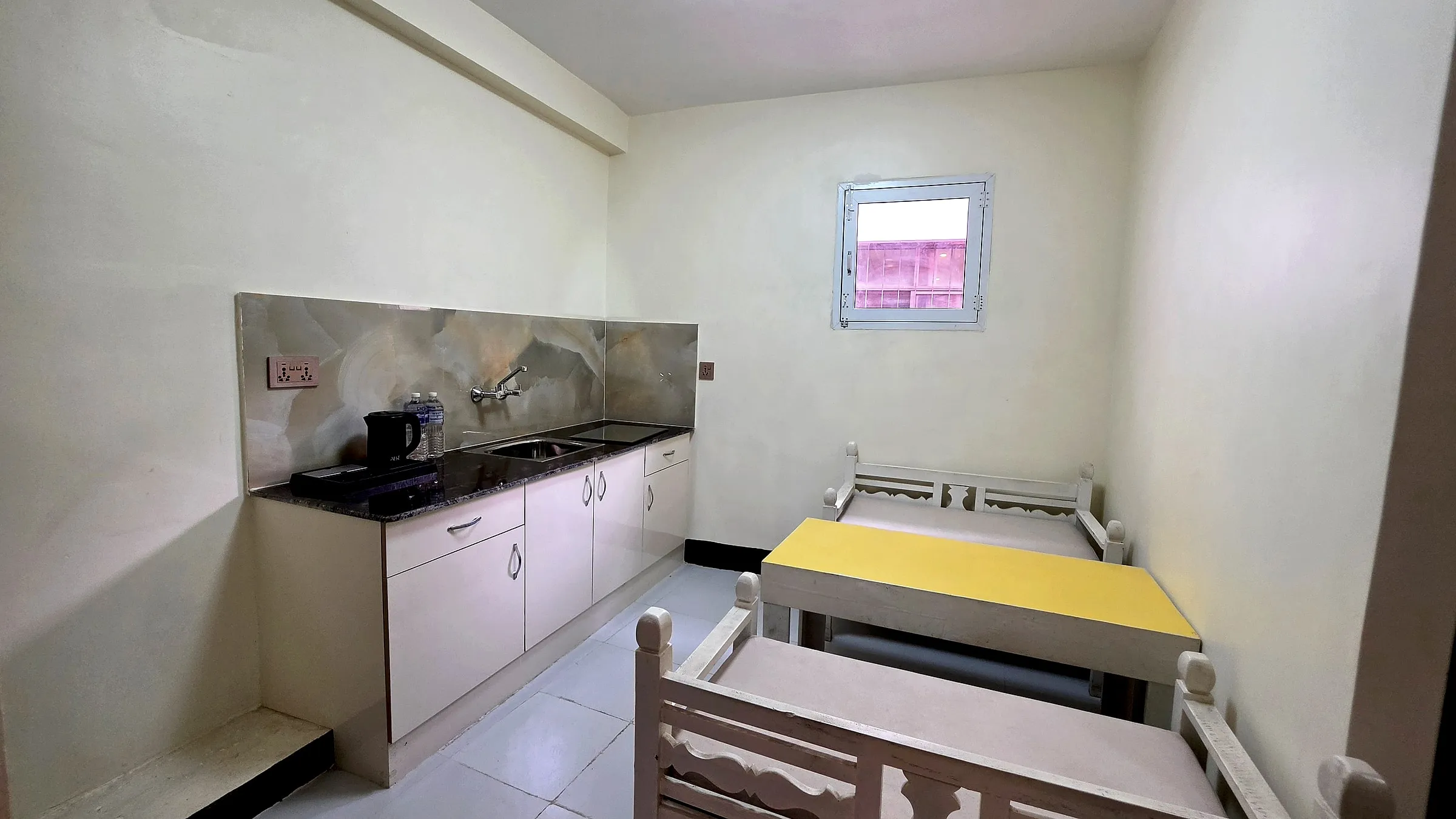 Private kitchenette with dining table